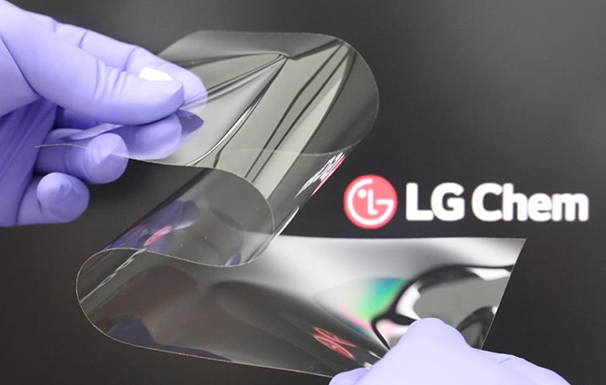 LG Chem Develops Foldable Display Material Using New Material Technologies